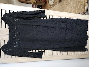 Vând rochii elegante noi