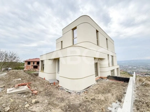 Casa tip duplex constructie premium de vanzare in Iris cartier Voronet
