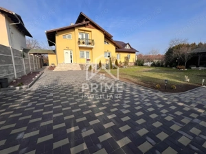 Casa individuala 7 camere, 388mp, zona Sebes