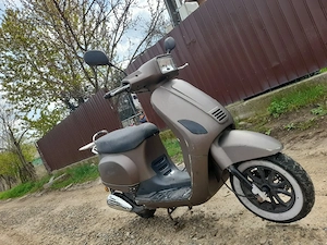 Scuter pe benzina 49 cm fara permis 