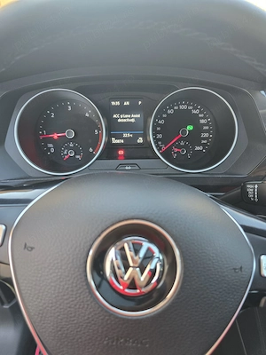 Volkswagen Tiguan 2018 2.0  TDI 170 CP - imagine 8