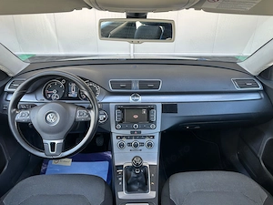 Volkswagen Passat SW 2.0 Diesel 140 CP An 2014 - imagine 12