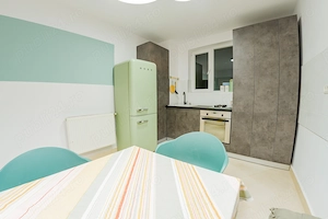 Închiriem apartament 2 camere decomandat   Schei  - imagine 2