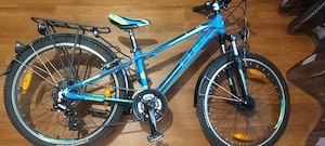 Bicicleta cube 24"
