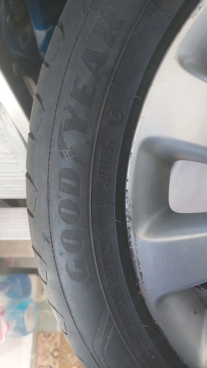Good Year 225/50 R17