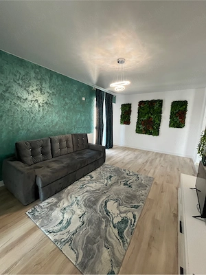 Închiriez Apartament