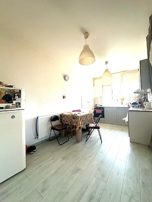 Apartament 2 camere, balcon si curte imprejmuita .. in vatra satului .. 86.500 euro - imagine 3