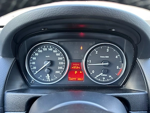 BMW X1 Hibrid 2.0 Diesel 140 CP An 2011 - imagine 6