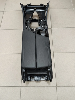 Vand piese BMW F10 - imagine 4
