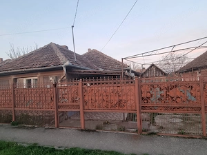 Se vinde casa veche