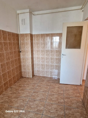 Apartament 4 camere, semidecomandat, nemobilat, langa Piata Centrala din Deva - imagine 3