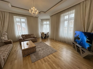 Apartament de vis de inchiriat