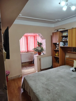 Vand apartament 3 camere centru  - imagine 2