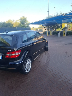 Mercedes Benz B200 cutie automată  - imagine 2