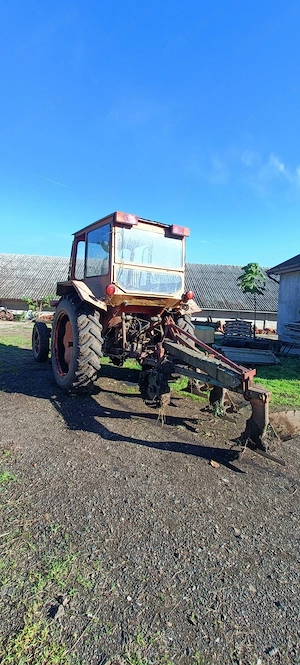 Vând tractor U650