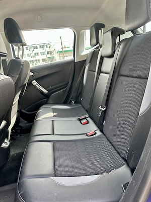 Peugeot 2 km   Moduri de condus   Park assist   Rate   Garantie - imagine 7
