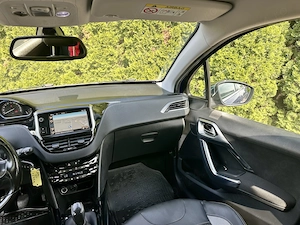 Peugeot 2 km   Moduri de condus   Park assist   Rate   Garantie - imagine 10