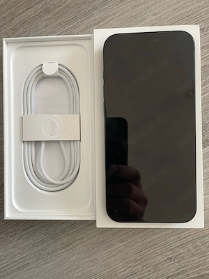 Vând Apple iPhone 16 Pro Max 256GB în stare impecabilă.