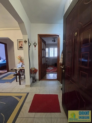 Tomis Nord, Rovere, de vanzare 3 camere, decomandat, gaze - imagine 2