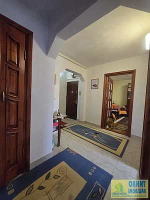 Tomis Nord, Rovere, de vanzare 3 camere, decomandat, gaze - imagine 9