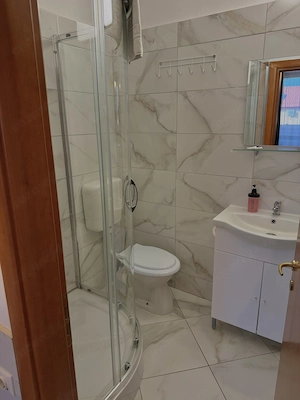 Regim hotelier cu parcare privata - imagine 3