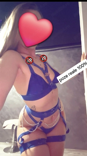 Blondă cu forme 
