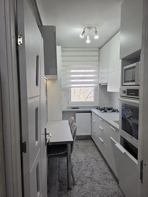 Apartament 3 camere Malu Rosu urgent - imagine 3