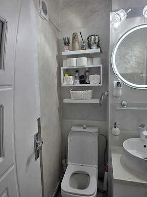 Apartament 3 camere Malu Rosu urgent - imagine 2