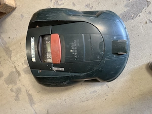 vand robot de tuns gazon husvarna  220 AC pentru piese