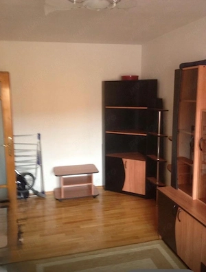 cv 81 Bd.Republicii, apartament 2 camere decomandat , etaj III - imagine 2