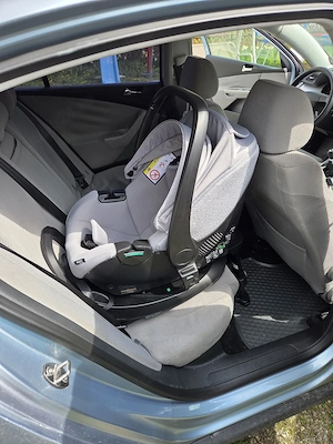 Vând scoică auto Chicco KORY Plus i-Size, împreună cu baza originală Chicco Full 360 i-Size. - imagine 2
