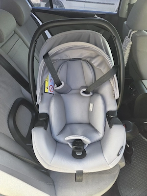 Vând scoică auto Chicco KORY Plus i-Size, împreună cu baza originală Chicco Full 360 i-Size.