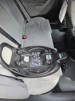Vând scoică auto Chicco KORY Plus i-Size, împreună cu baza originală Chicco Full 360 i-Size. - imagine 5