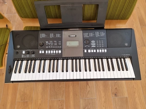 Orga Yamaha Psr E 423