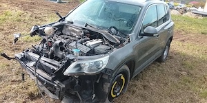vand tiguan accidentat intreg sau piese - imagine 3