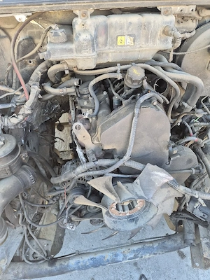dezmembrez iveco 2.3 euro 4 - imagine 2