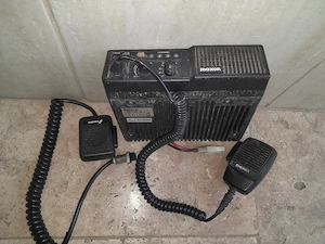 Stație Radio Profesională Maxon PM100 (VHF UHF)   Funcțională  (Negociabil)