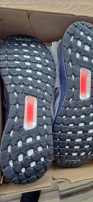 Adidas Ultraboost 20 model deosebit