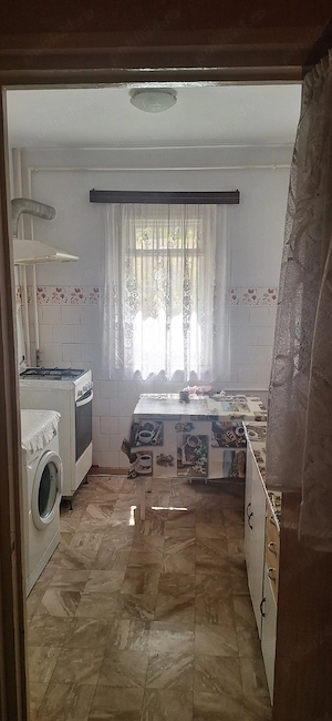 Vând apartament cu 3 camere - imagine 7