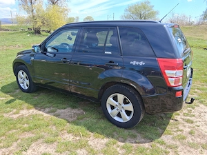 De vanzare Suzuki grand vitara an 2011 ,inmatriculat unic propietar in romania,motor 1,9 dizel.4x4.5 - imagine 2