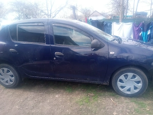 vind mașina Dacia Sandero.