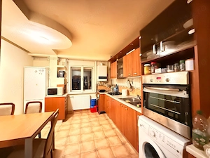 Vanzare apartament 3 camere Olimpia - imagine 10