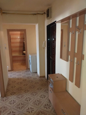 Proprietar, închiriez apartament cu 3 camere - imagine 9