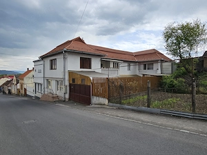 Vand casa cu spatiu comercial, 450 mp
