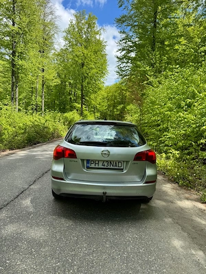 Opel Astra J 2011 - imagine 9