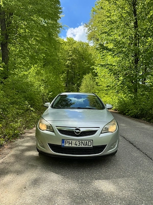 Opel Astra J 2011 - imagine 8