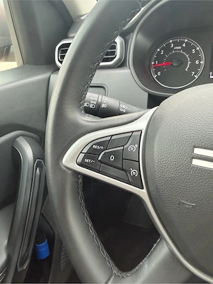 Dacia Duster 2023 1.3 - imagine 10