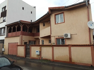 Propietar închiriez vila zona Antiaeriana 6 cam,180 mp,centrala gaze + AC - imagine 3