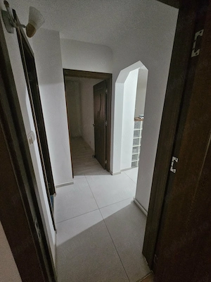 Închiriez apartament 2 camere decomandat - imagine 2