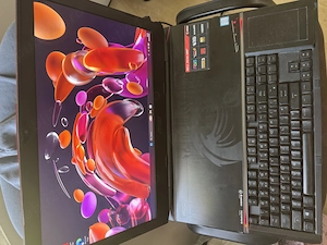 Laptop gaming MSI GT83 Titan 8RF